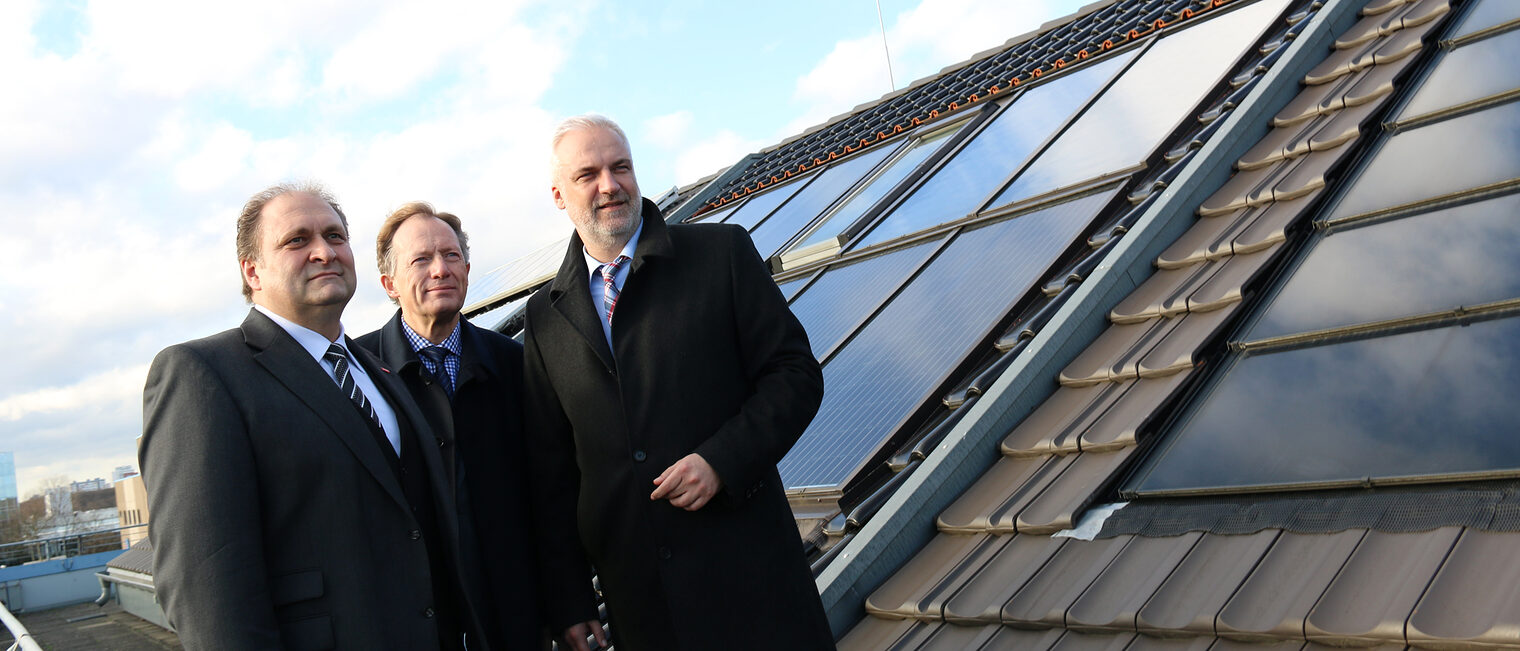 NRW-Wirtschaftsminister Duin besichtigt Solaranlage im Butzweilerhof