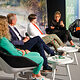 Judith Kleinemeyer, Managerin Government Affairs Ford Deutschland, Frank Mund, Präsident Verband des KFZ-Gewerbes NRW, Susanne Fabry, Mitglied des Vorstands und Arbeitsdirektorin RheinEnergie, Mona Neubaur, Ministerin für Wirtschaft, Industrie, Klimaschutz und Energie des Landes Nordrhein-Westfalen, und Moderator Gregor Schnittker (von links).