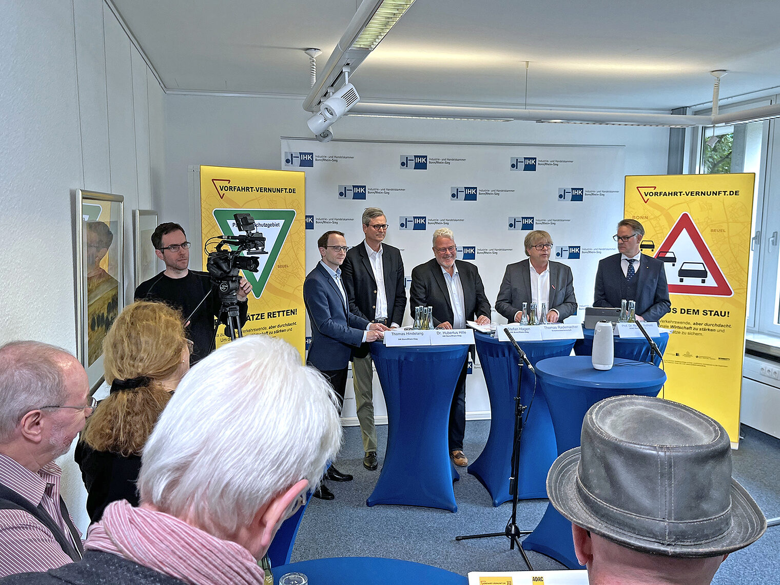 Vorfahrt Vernunft Pressegespräch Verkehrsversuch Adenauerallee 01
