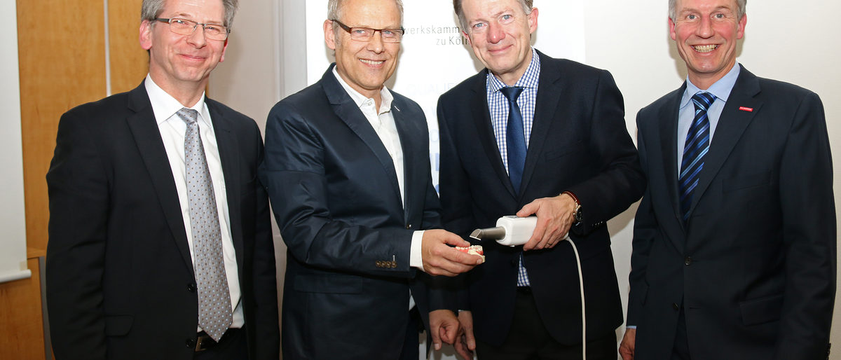 Die Digitalisierung der Handwerkswirtschaft zeigt sich zum Beispiel im Bereich der Dentaltechnik Die Digitalisierung der Handwerkswirtschaft zeigt sich zum Beispiel im Bereich der Dentaltechnik