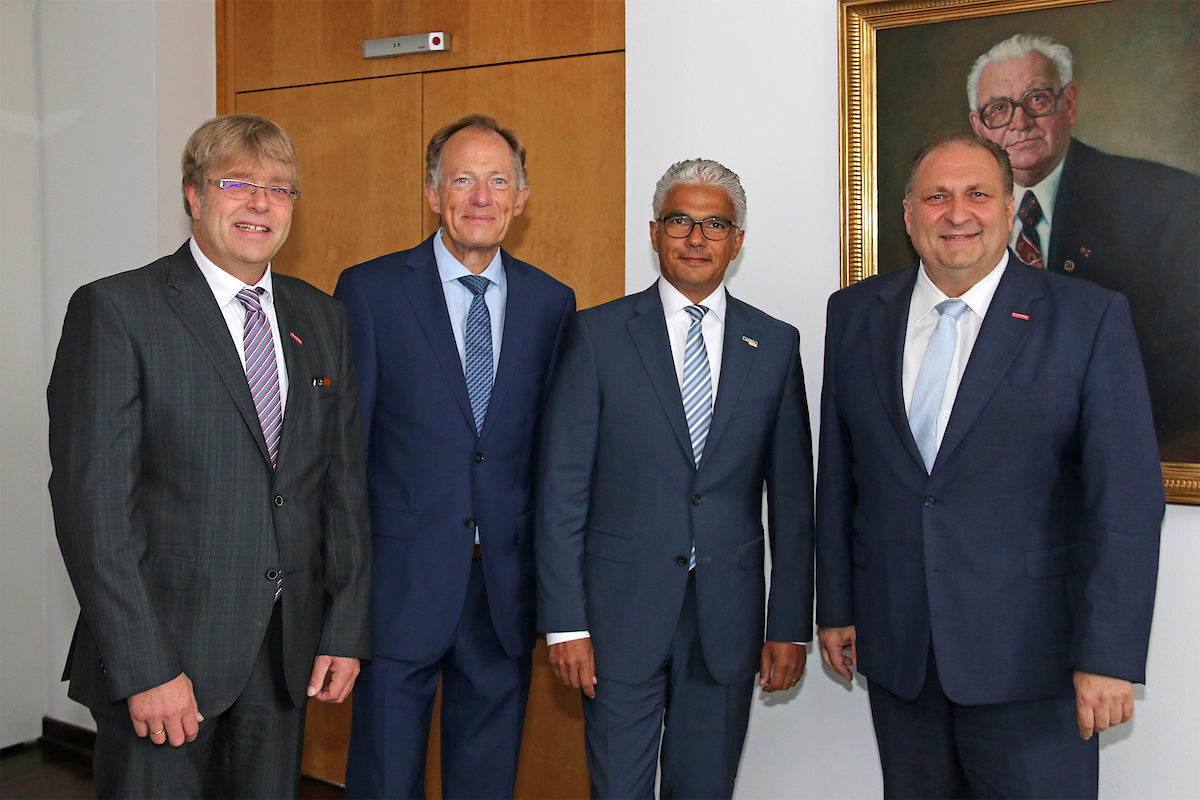 von links: Thomas Radermacher, Dr. Ortwin Weltrich, Ashok-Alexander Sridharan, Hans Peter Wollseifer