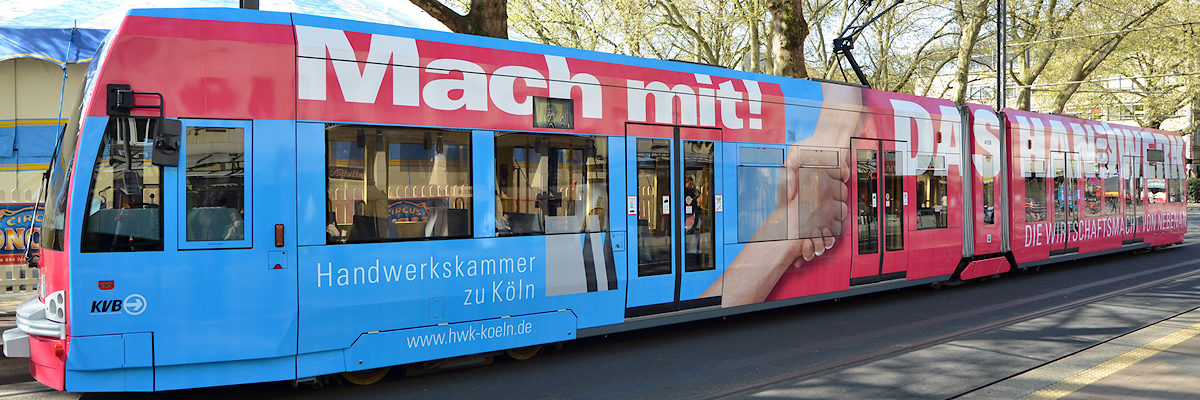KVB Bahn im Look der Imagekampagne des Handwerks. KVB Bahn im Look der Imagekampagne des Handwerks.