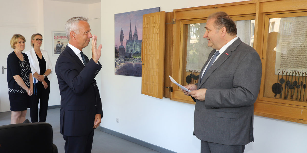 Vereidigung eines Sachverständigen bei der Handwerkskammer zu Köln Vereidigung eines Sachverständigen bei der Handwerkskammer zu Köln