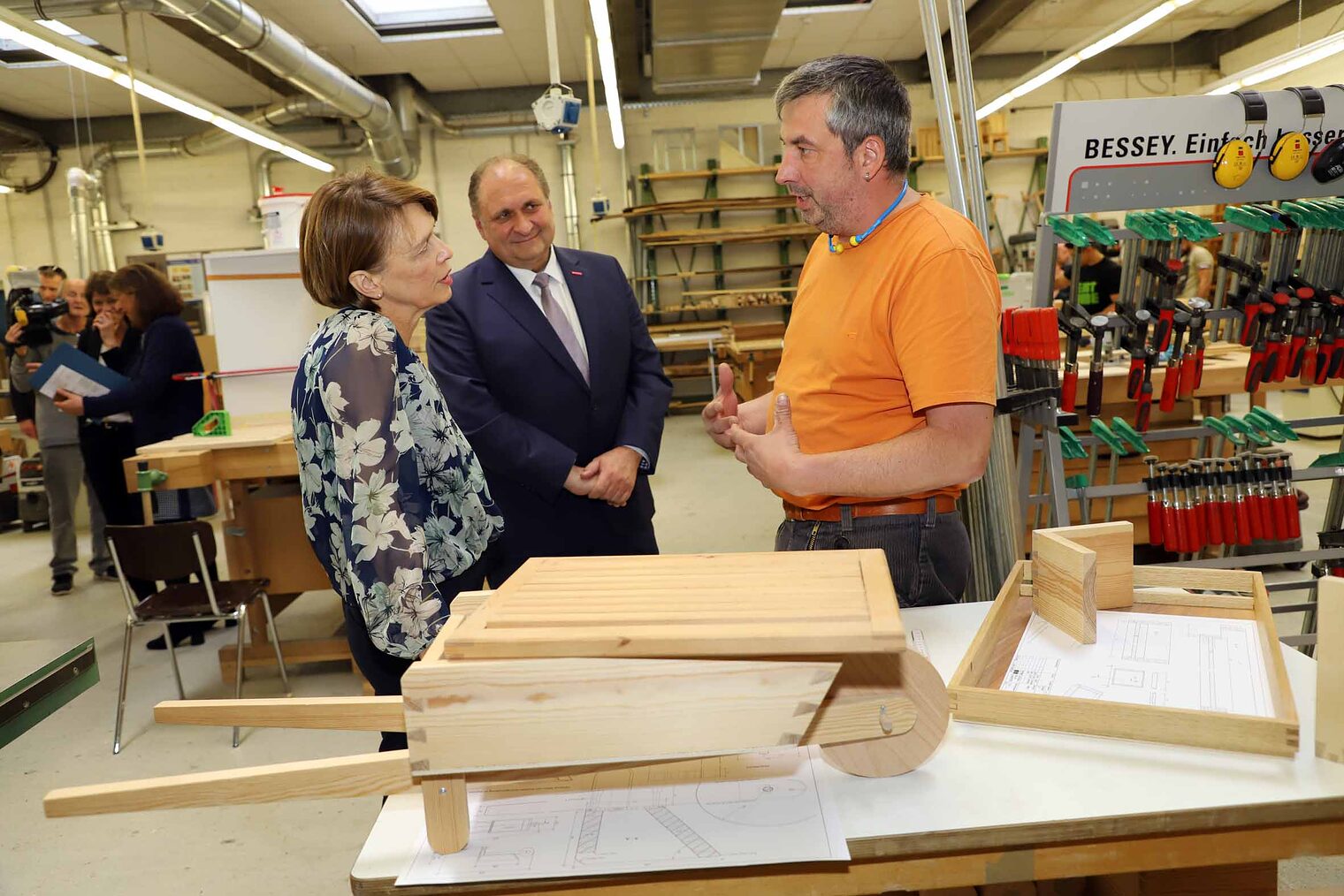 Elke Büdenbender besuchte das Bildungszentrum Butzweilerhof Elke Büdenbender besuchte das Bildungszentrum Butzweilerhof