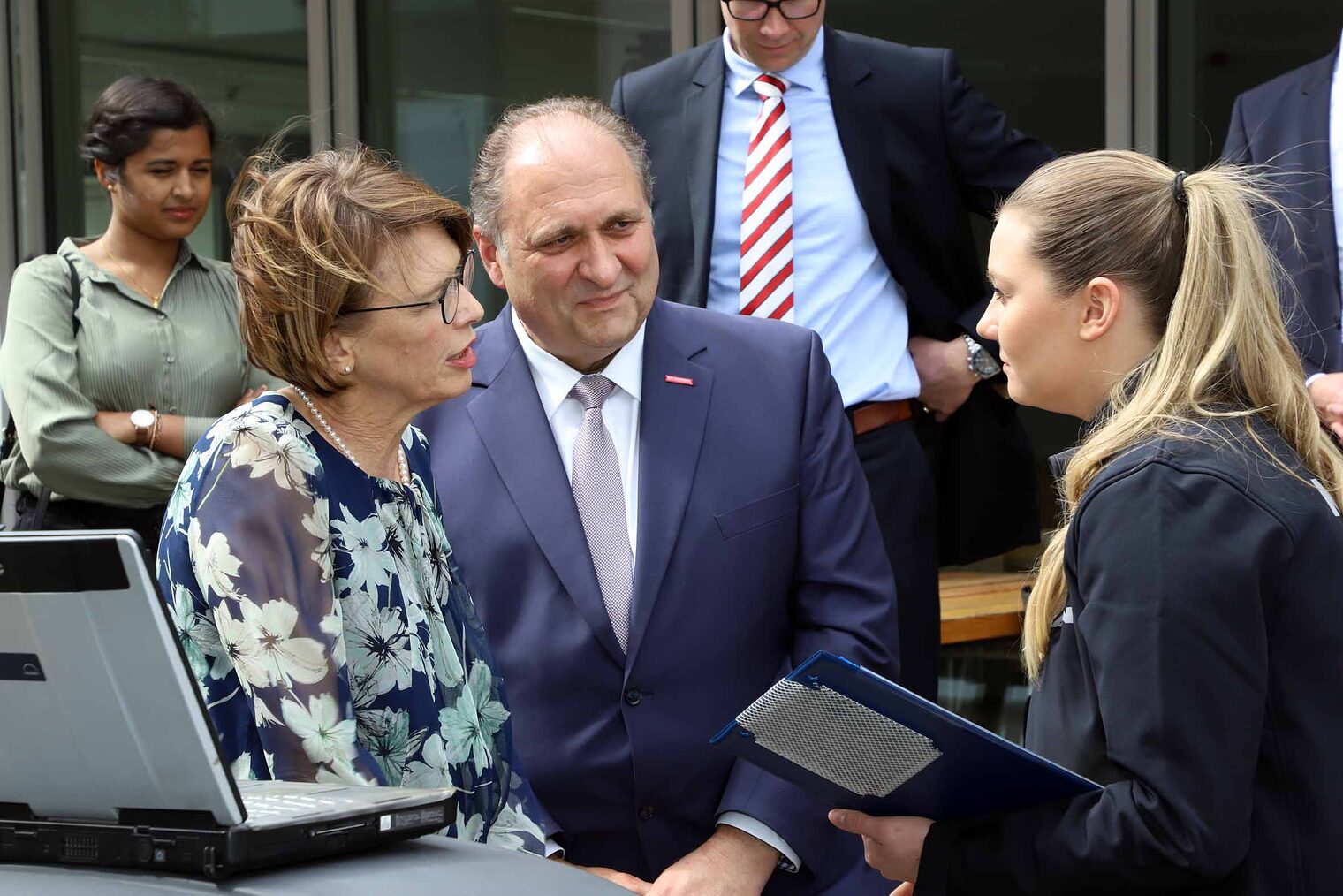 Elke Büdenbender besuchte das Bildungszentrum Butzweilerhof Elke Büdenbender besuchte das Bildungszentrum Butzweilerhof