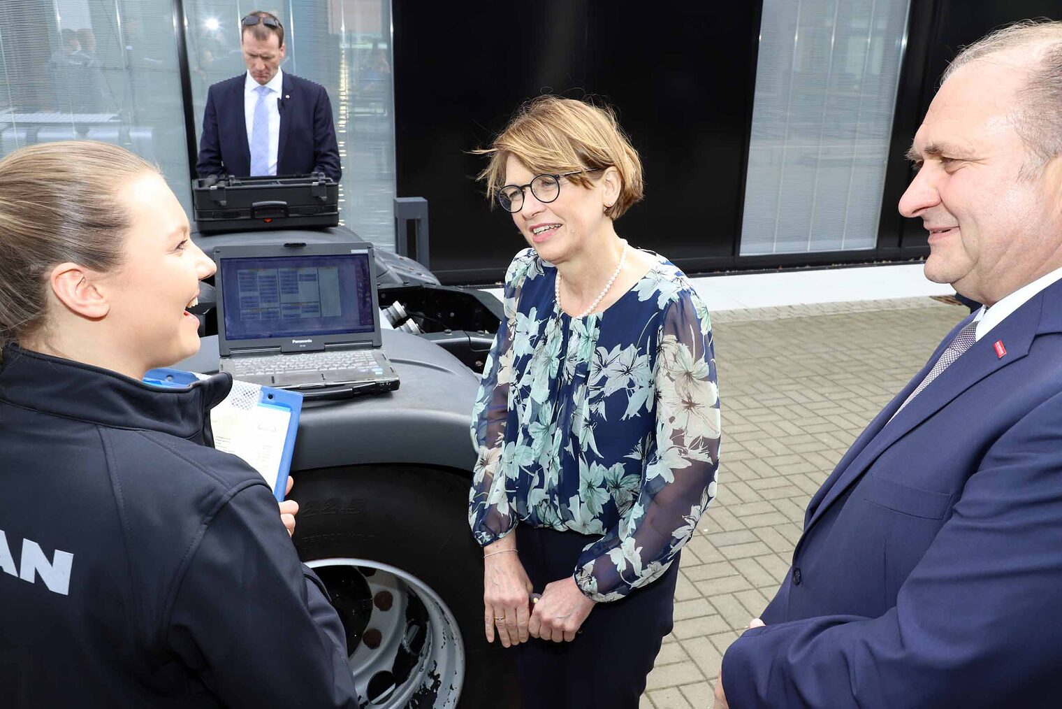 Elke Büdenbender besuchte das Bildungszentrum Butzweilerhof Elke Büdenbender besuchte das Bildungszentrum Butzweilerhof
