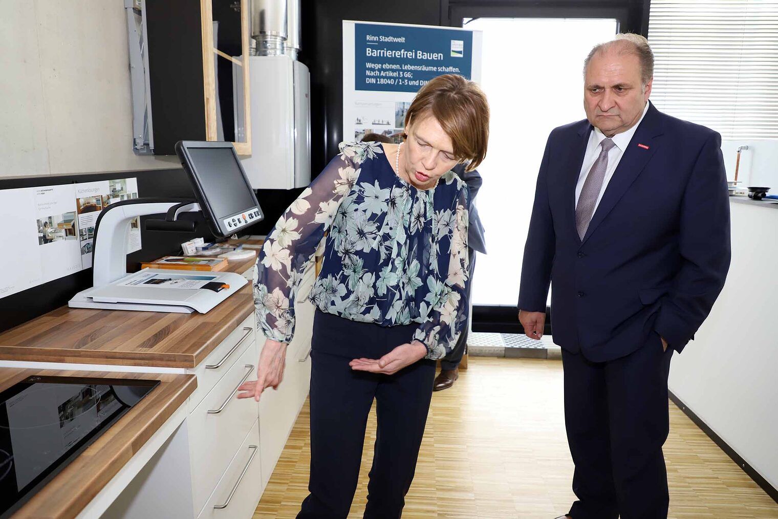 Elke Büdenbender besuchte das Bildungszentrum Butzweilerhof Elke Büdenbender besuchte das Bildungszentrum Butzweilerhof
