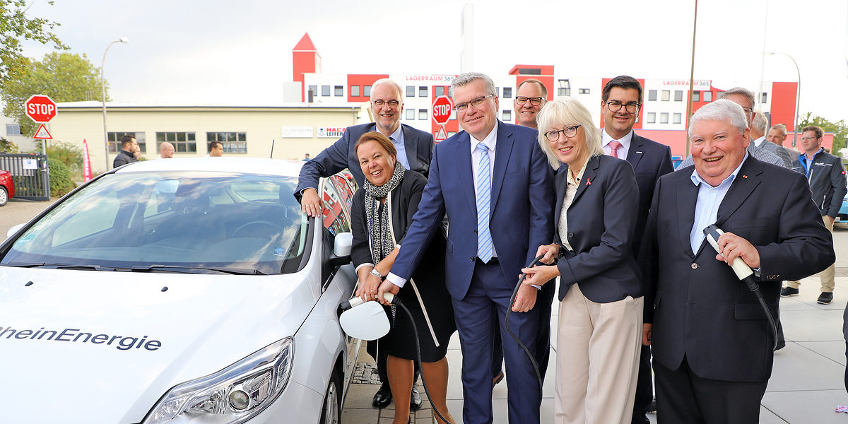 E-Mobilitätstag 2019 im Bildungszentrum Butzweilerhof NRW-Umweltministerin Ursula Heinen-Esser, Kölns Bürgermeisterin Elfi Scho-Antwerpes und Garrelt Duin, Hauptgeschäftsführer der Handwerkskammer zu Köln, eröffneten den "E-Mobilitätstag" des Handwerks.