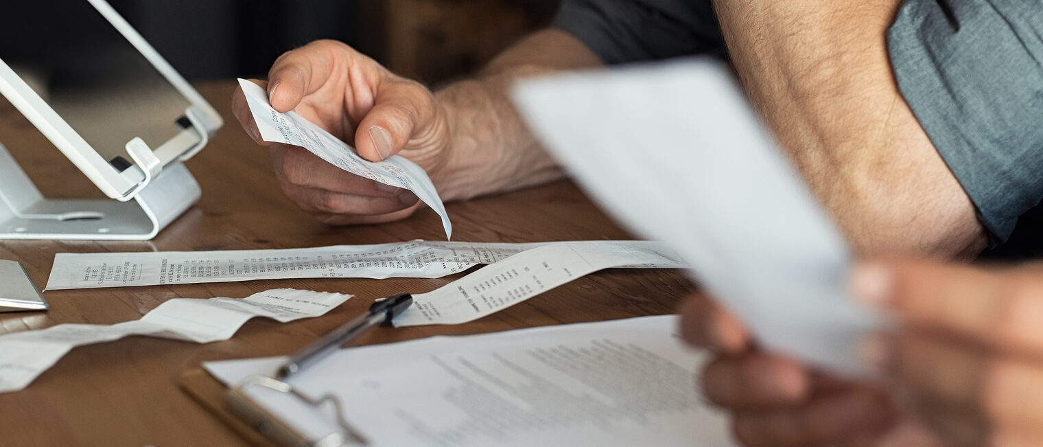 finanz business bill hand manage buchhaltung billing rechenmaschine schreibarbeit kapitalanlage