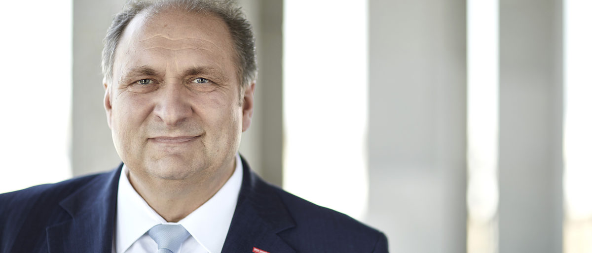 Hans Peter Wollseifer, Präsident der Handwerkskammer zu Köln und des Zentralverbands des Deutschen Handwerks (ZDH) Hans Peter Wollseifer, Präsident der Handwerkskammer zu Köln und des Zentralverbands des Deutschen Handwerks (ZDH)