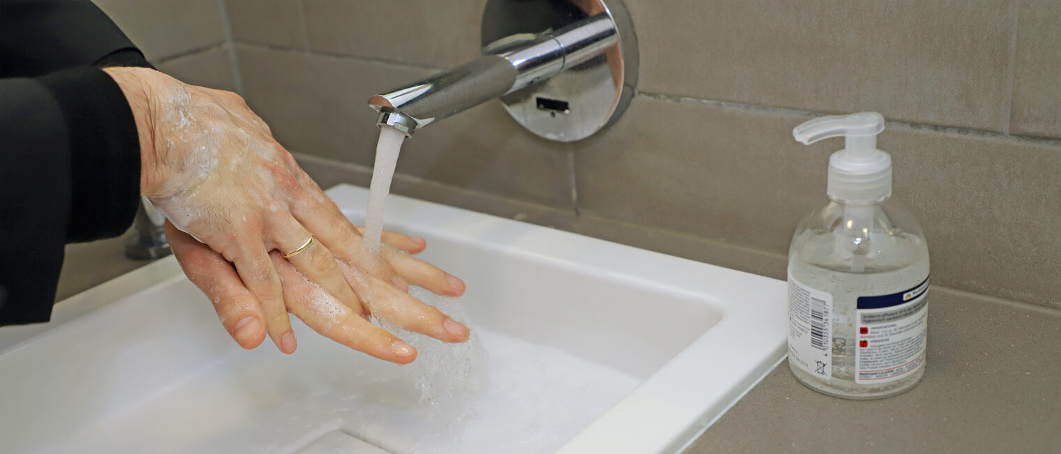 Wichtige Hygienemaßnahme ist gründliches Händewaschen.