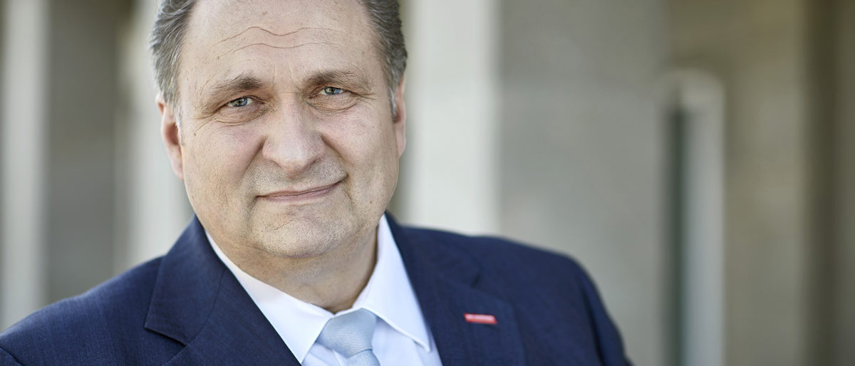 Hans Peter Wollseifer, Präsident der Handwerkskammer zu Köln und des Zentralverbands des Deutschen Handwerks (ZDH) Hans Peter Wollseifer, Präsident der Handwerkskammer zu Köln und des Zentralverbands des Deutschen Handwerks (ZDH)