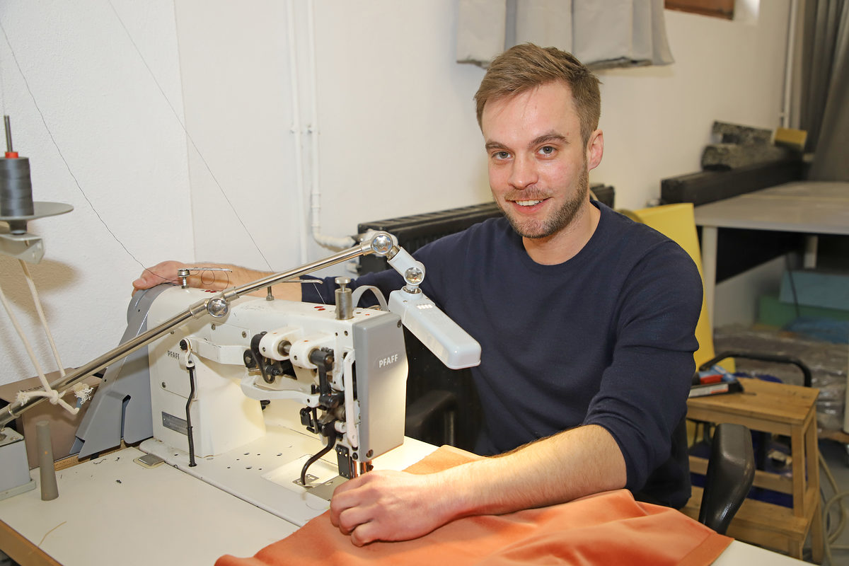 takeAseat: Raumausstatter Joscha Eggert takeAseat: Raumausstatter Joscha Eggert