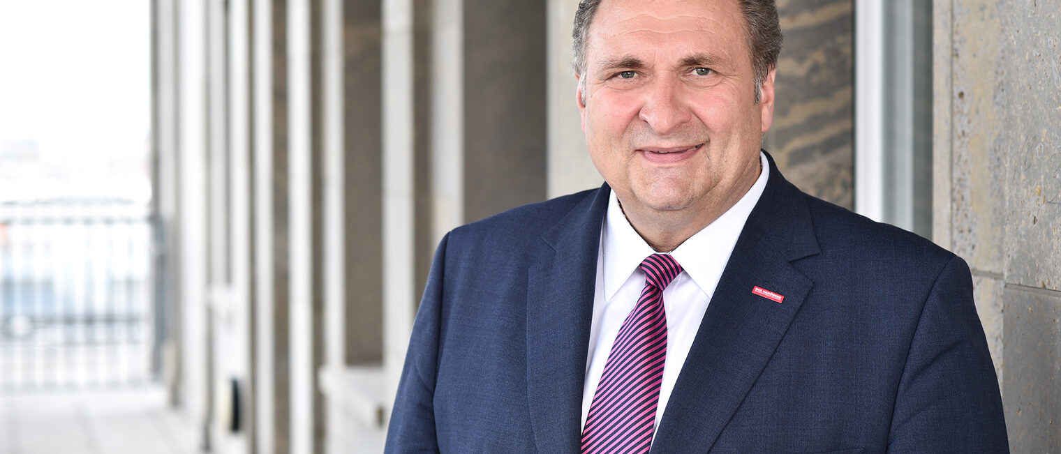 Hans Peter Wollseifer, Präsident des Zentralverbands des Deutschen Handwerks (ZDH) und der Handwerkskammer zu Köln Hans Peter Wollseifer, Präsident des Zentralverbands des Deutschen Handwerks (ZDH) und der Handwerkskammer zu Köln