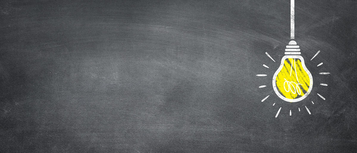 idee, ideen, ergebnis, glühbirne, konzept, brainstorming, business, businessplan, plan, planung, wissen, denken, nachdenken, beratung, einfall, erfinden, universität, start, start-up, strategie, fortschritt, geistiges eigentum, genial, gründung, erfindung, lehre, ausbildung, symbol, forschen, forschung, innovation, innovativ, intelligenz, kreativ, kreativität, lernen, schule, fortbildung, weiterbildung, studium, lösung, banner, iq, problem, problemlösung, tafel, kreidetafel, kreide, panorama, wissenschaft