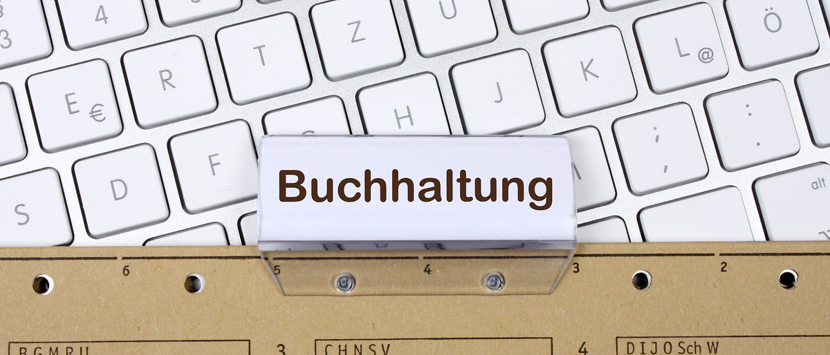 tastatur, ablage, abrechnung, akten, aktenordner, arbeitgeber, arbeitnehmer, ausgaben, betrieb, betriebsprüfung, betriebswirtschaft, bilanz, buchhalter, buchhaltung, bwl, büro, bürojob, bürokratie, büroordner, controlling, dokumente, einkommensteuer, einnahmen, existenzgründer, existenzgründung, finanzamt, finanzen, firma, gehalt, gehälter, jahresabschluss, lohn, lohnabrechnung, lohnsteuer, lohnzettel, löhne, ordner, rechnungen, selbständig, selbständigkeit, steuer, steuerberater, steuerbüro, steuererklärung, steuerklasse, steuern, steuerprüfung, unternehmen, unternehmer, verwaltung