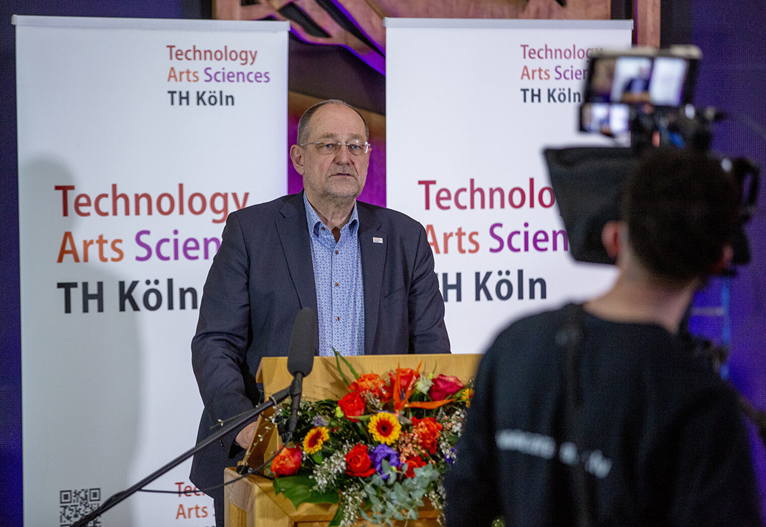 Technische Hochschule Köln - 20.01.2022 - Digitales Meet and Greet aus der Aula der TH Köln Mainzer Straße in Köln.