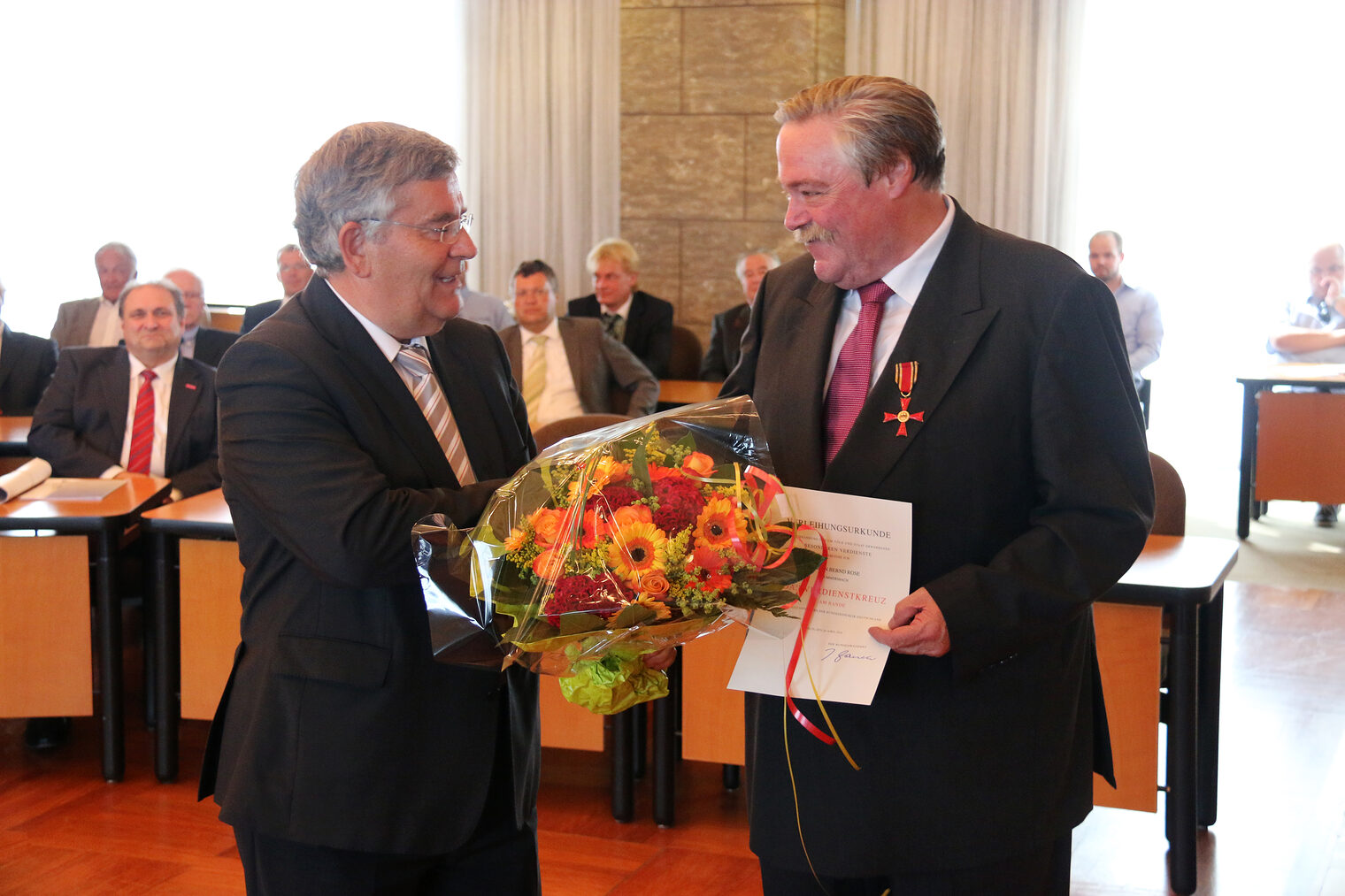 Vizepräsident Bernd Rose erhält Bundesverdienstkreuz 18
