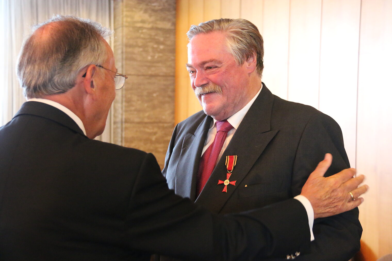 Vizepräsident Bernd Rose erhält Bundesverdienstkreuz 38