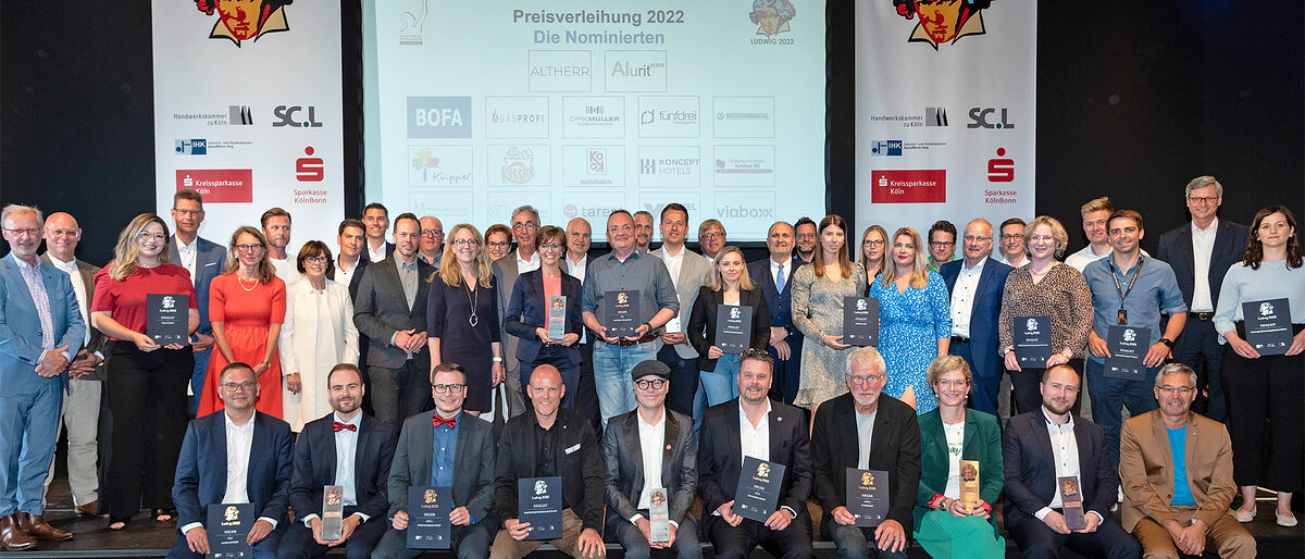 Unternehmenspreis "Ludwig 2022": Gruppenbild aller Beteiligten