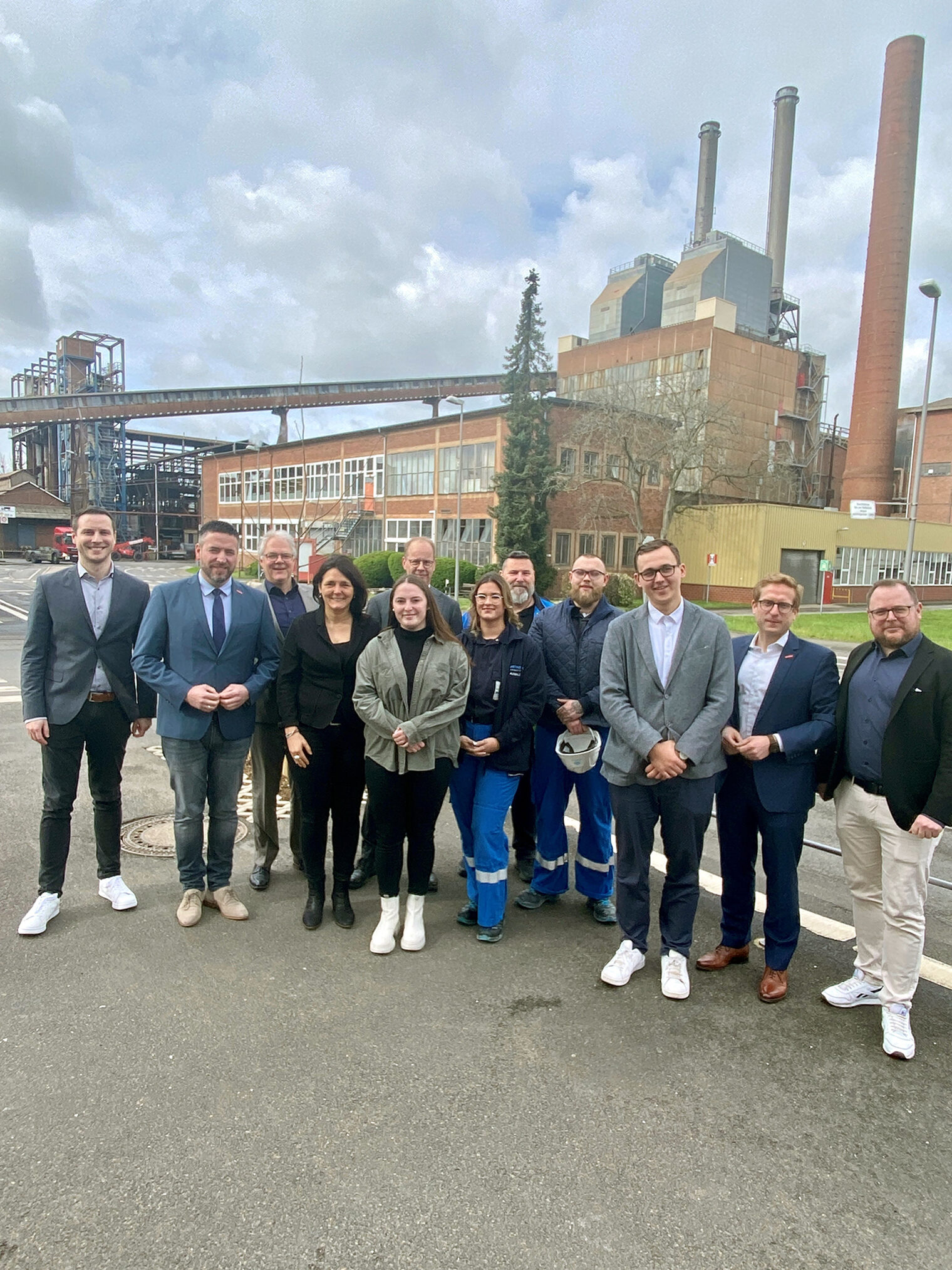 Gemeinsames Pressegespräch der Handwerkskammer zu Köln, IHK Köln und Agentur für Arbeit Brühl bei der Martinswerk GmbH in Bergheim.