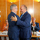 Jörg Dittrich, Präsident des Zentralverbands des Deutschen Handwerks (ZDH) und der Handwerkskammer Dresden, gratuliert Hans Peter Wollseifer, Präsident der Handwerkskammer zu Köln (von links)